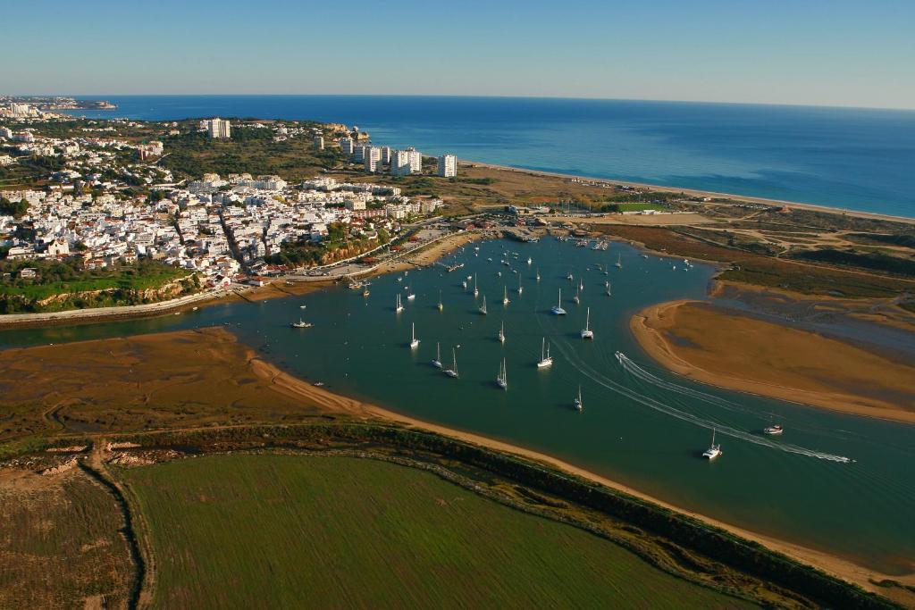 Alto Fairways Aparthotel Alvor Exterior photo